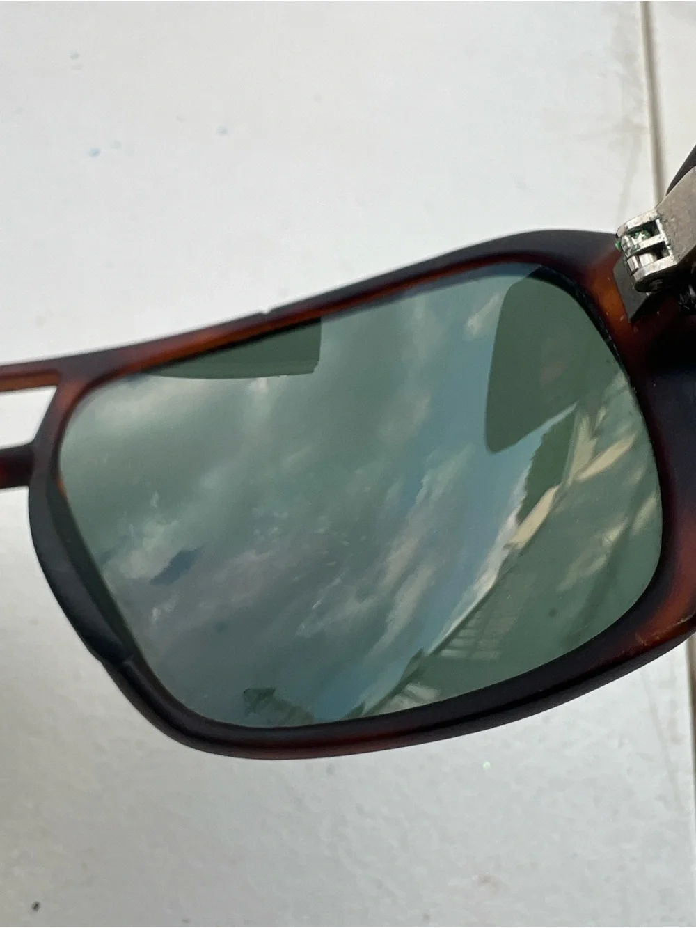 VonZipper Decco Sunglasses Tortoise Frame Green Lens Vintage Square Aviator Men